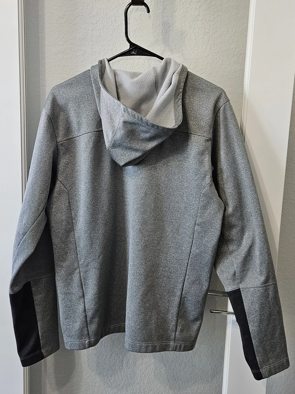 The North Face Men’s Gray Full-Zip Hooded Jacket with Red Zip Accent